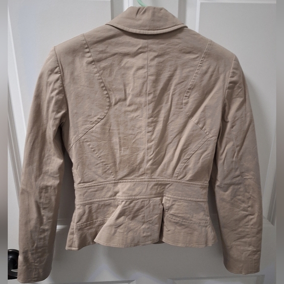 A Body by Victoria ladies Blazer in a size 0. Pre-loved and in great condition. - Picture 3 of 6